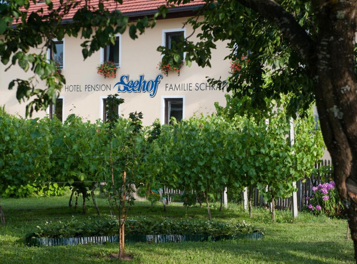 Hotel Seehof Sankt Georgen am Längsee Buitenkant foto